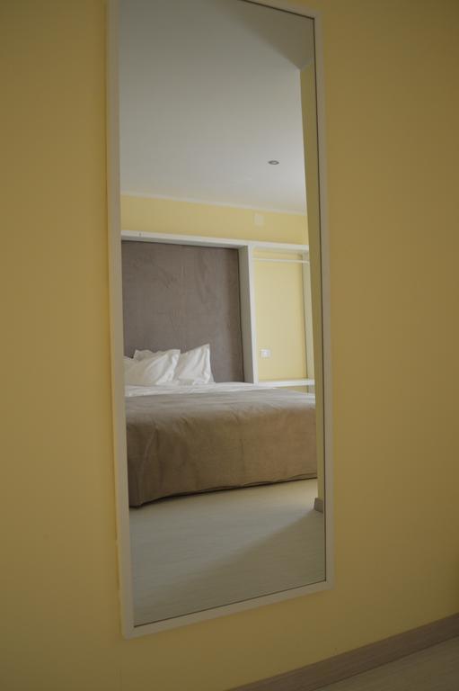 Hotel Nova Buzau Bagian luar foto