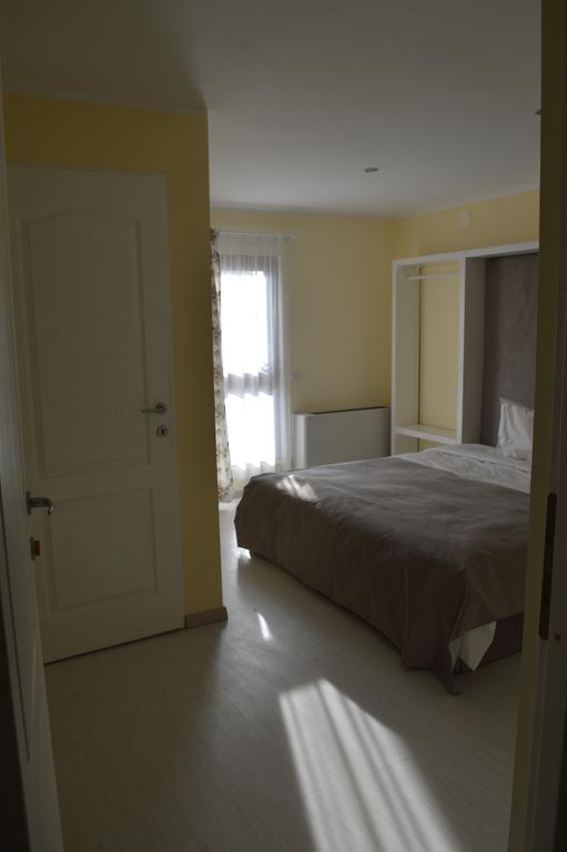 Hotel Nova Buzau Bagian luar foto