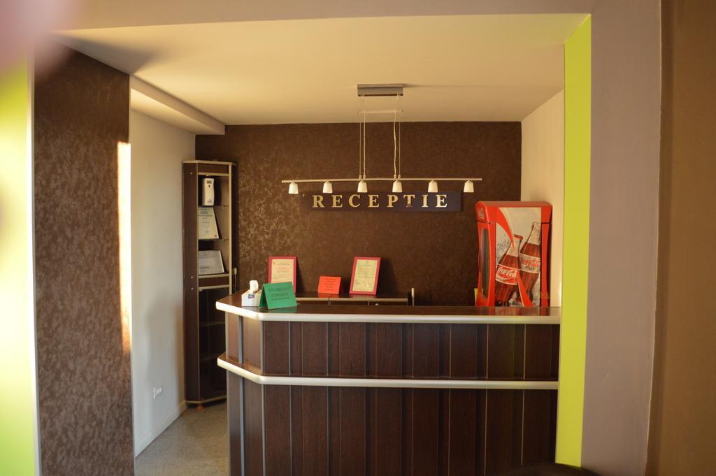 Hotel Nova Buzau Bagian luar foto