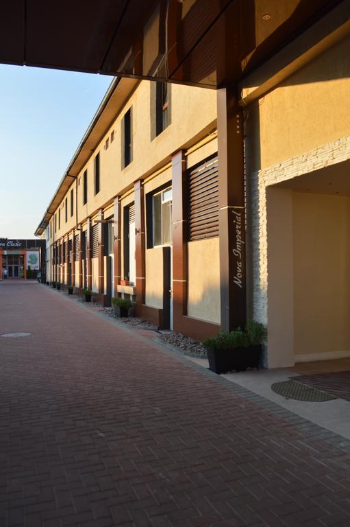 Hotel Nova Buzau Bagian luar foto
