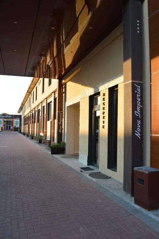 Hotel Nova Buzau Bagian luar foto