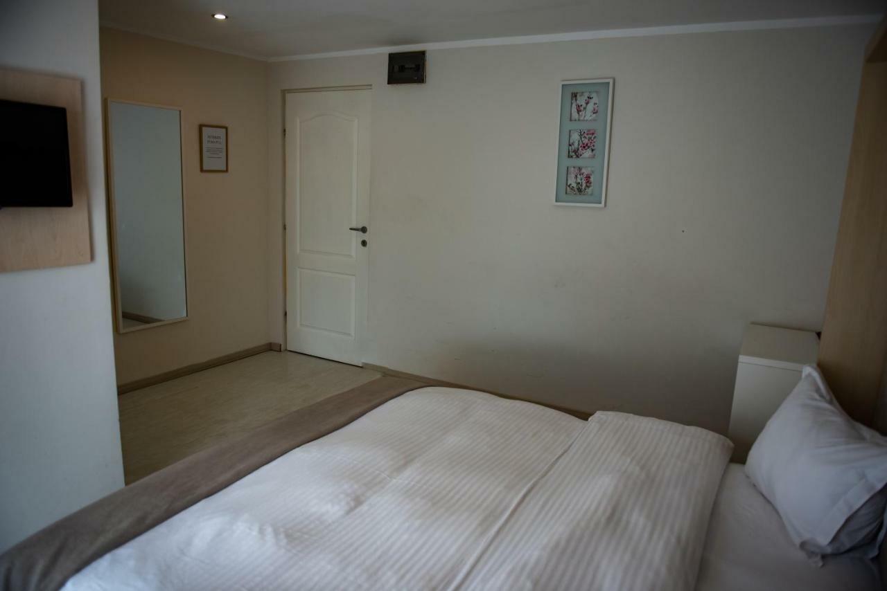 Hotel Nova Buzau Bagian luar foto